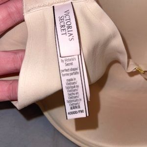40DDD Nude Victoria Secret Bra